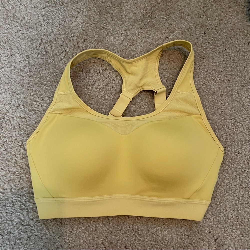 NWOT Size S Pale Yellow Gymshark Razor Back Sports Bra